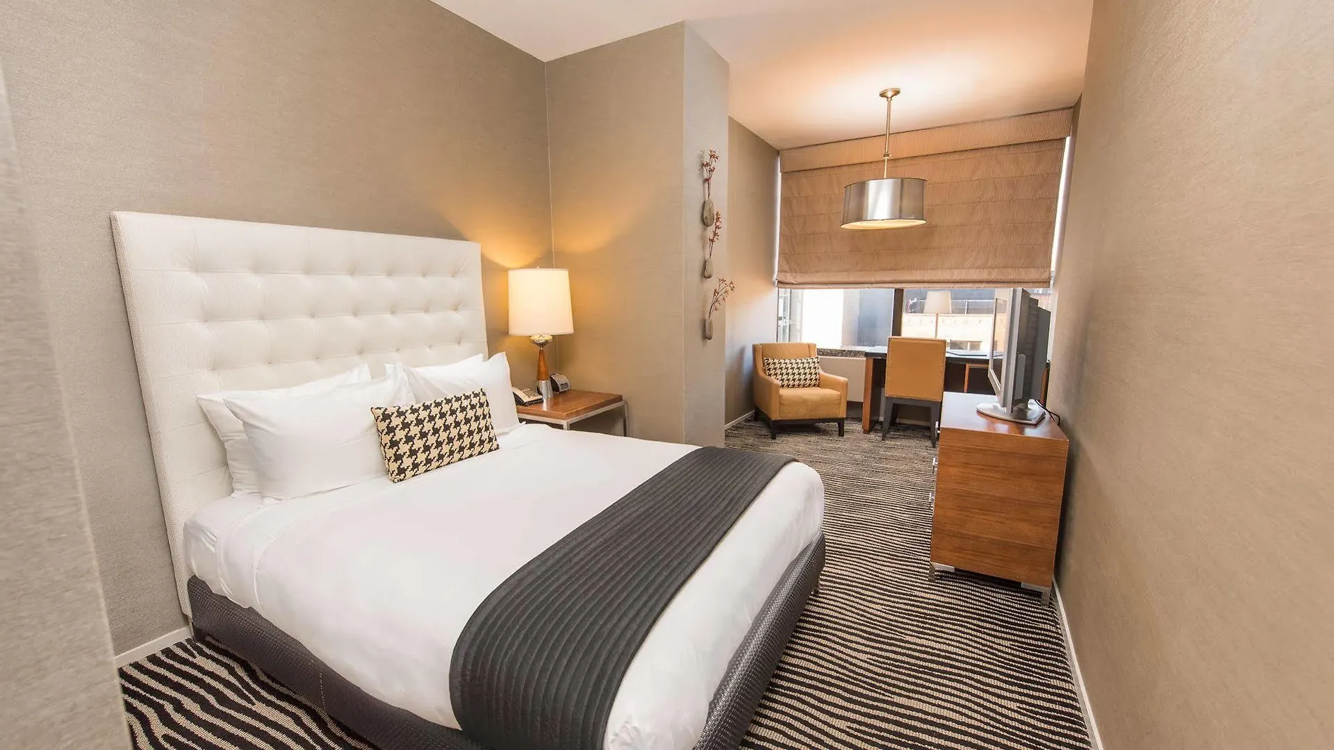 ניו יורק Bentley Hotel 4*, ניו יורק